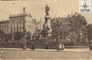 Pomnik Mickiewicza na pocztówce z początku XX wieku.
